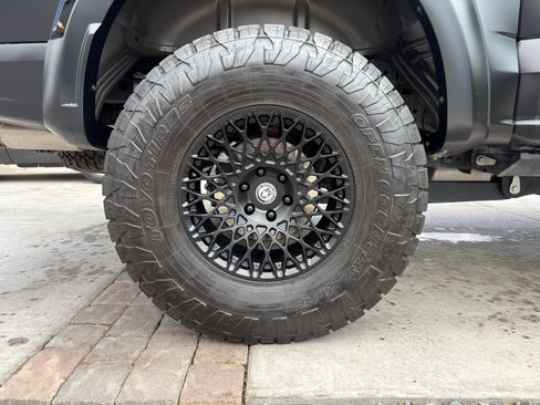 Used 2025 Ford F150 Raptor w/ Equipment Group 803A Raptor R AWD/4WD image 9