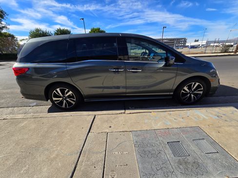 Used 2018 Honda Odyssey Elite image 6