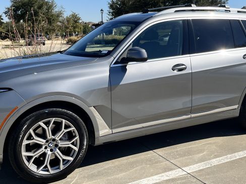 Used 2024 BMW X7 xDrive40i w/ Premium Package image 1