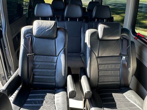 Used 2018 Mercedes-Benz Sprinter 2500 image 8