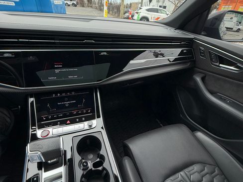 Used 2022 Audi RS Q8 Sport Utility 4D image 9