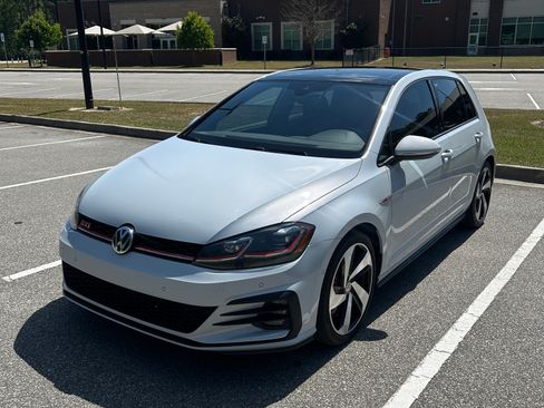 Used 2019 Volkswagen Golf 4-Door FWD image 1