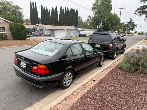 Used 1999 BMW 323i Sedan RWD image 10