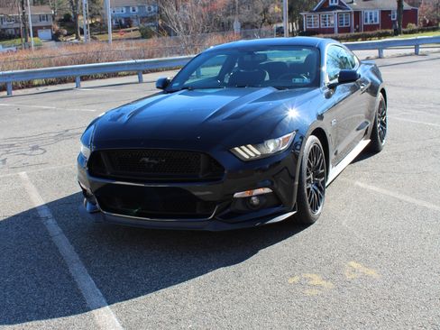 Used 2017 Ford Mustang GT w/ GT Performance Package image 4