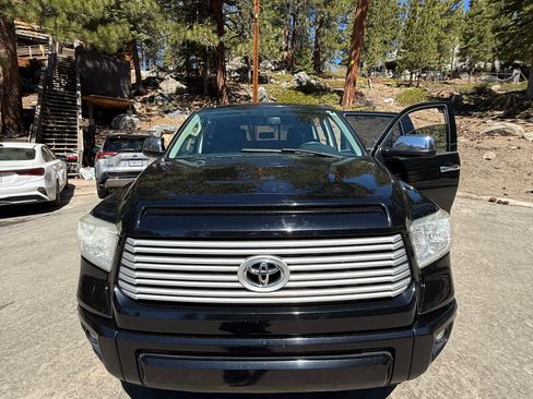 Used 2017 Toyota Tundra Platinum image 4