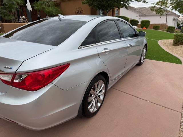 Used 2011 Hyundai Sonata SE w/ Navigation & Sunroof Pkg 4 FWD image 9