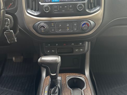 Used 2017 GMC Canyon Denali image 13