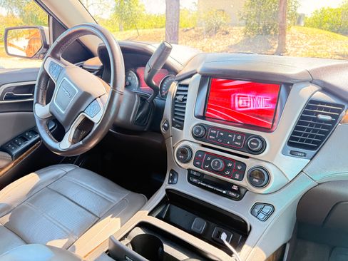 Used 2016 GMC Yukon Denali w/ Open Road Package image 5