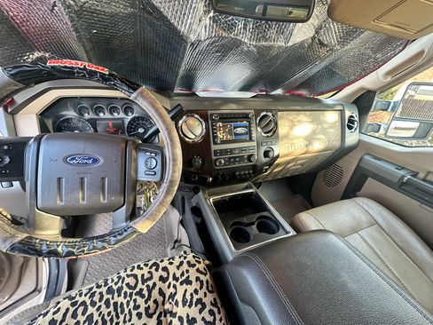 Used 2011 Ford F250 Lariat w/ Chrome Pkg image 6