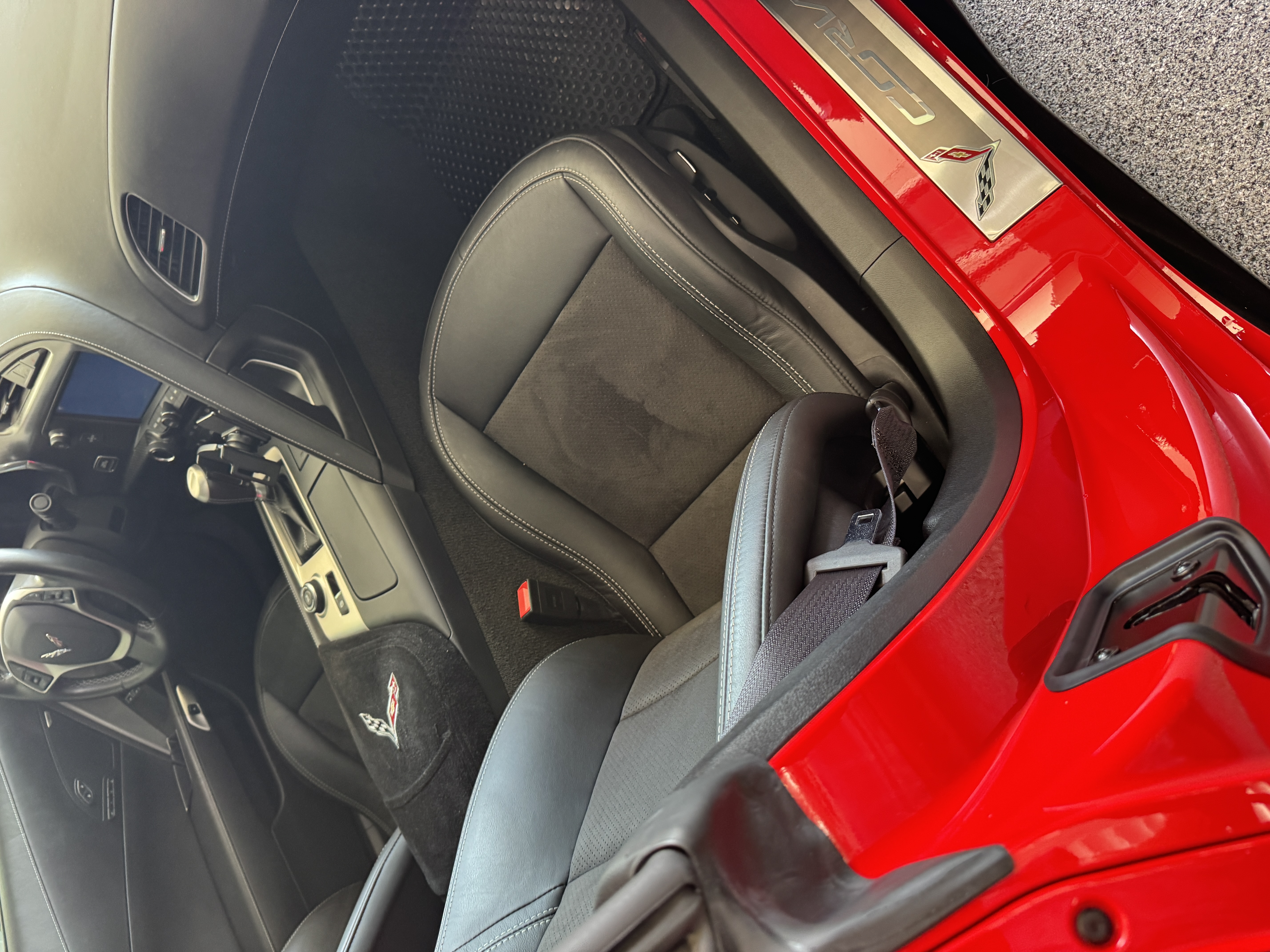 Used 2014 Chevrolet Corvette Stingray Convertible w/ 3LT Preferred Equipment Group RWD image 2