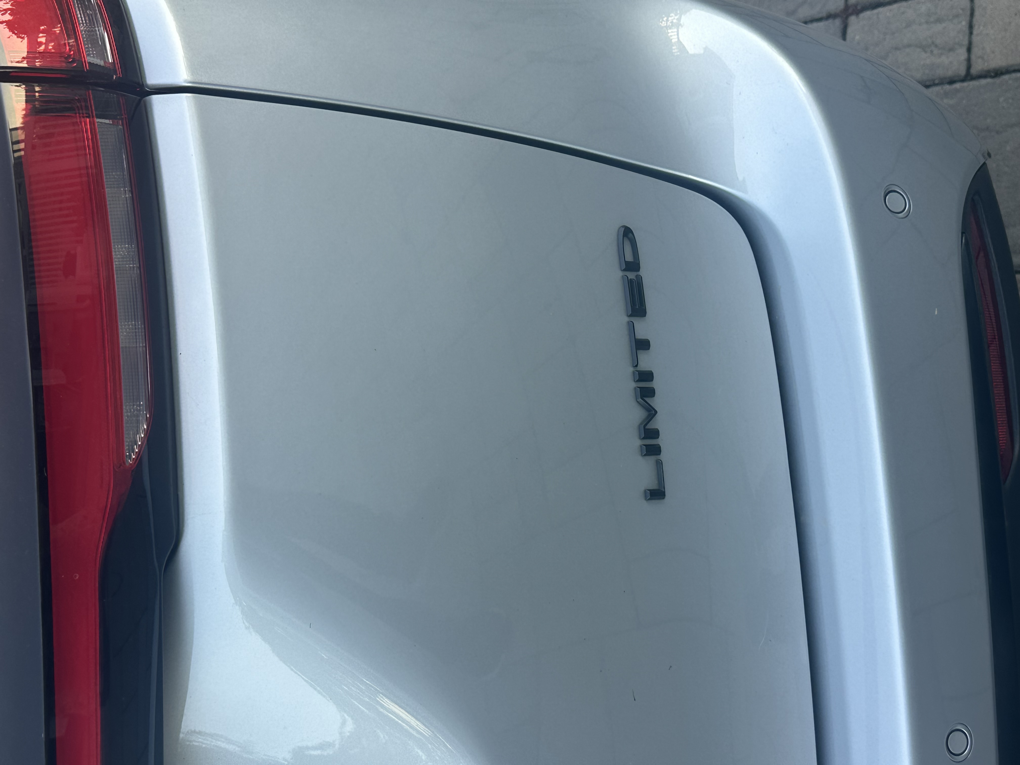 Used 2024 Chrysler Pacifica Limited w/ S Appearance Package FWD image 20