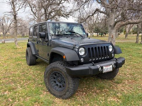 Used 2017 Jeep Wrangler Unlimited Sport image 9