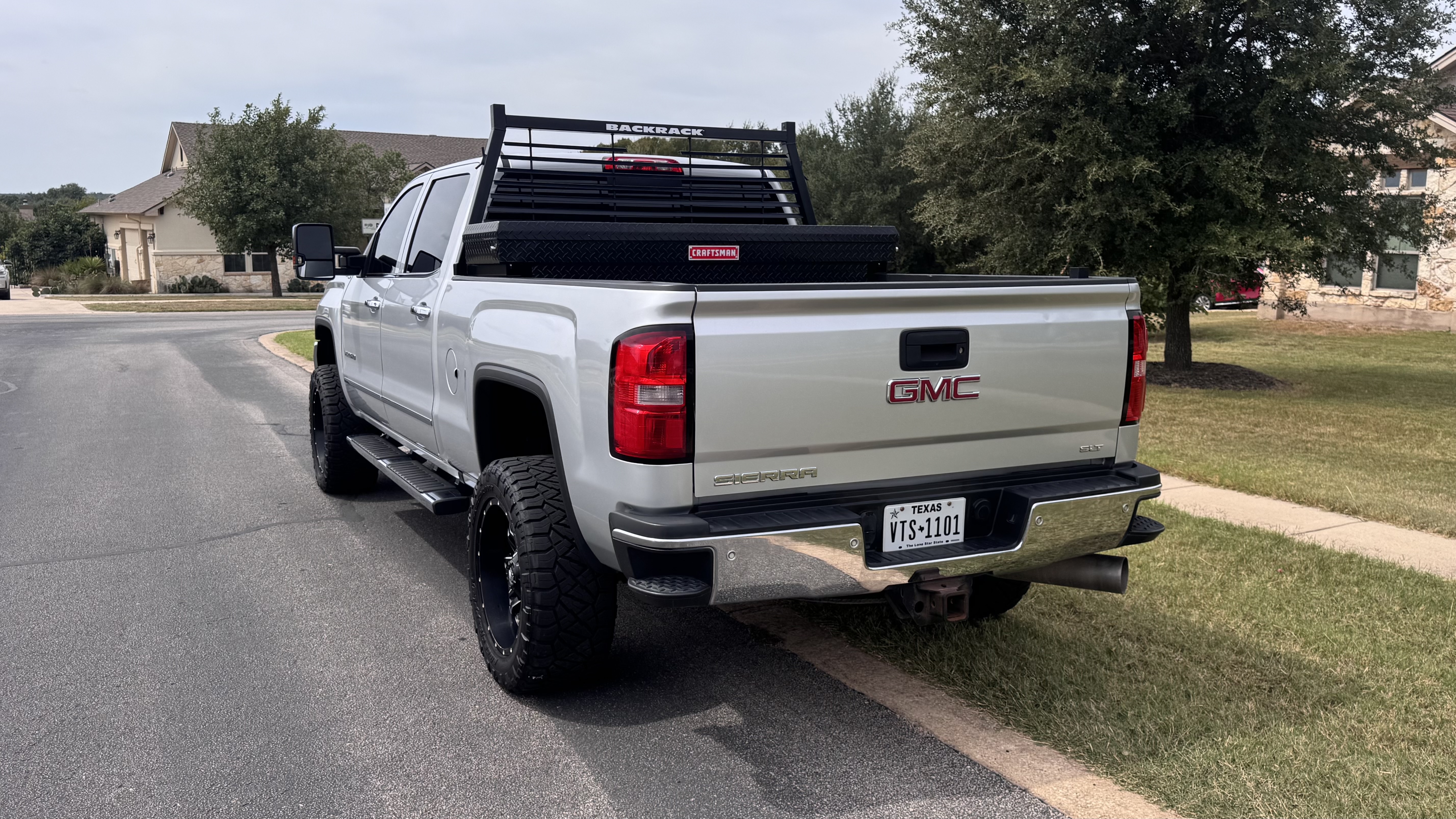 Used 2016 GMC Sierra 2500 SLT w/ Duramax Plus Package AWD/4WD image 2