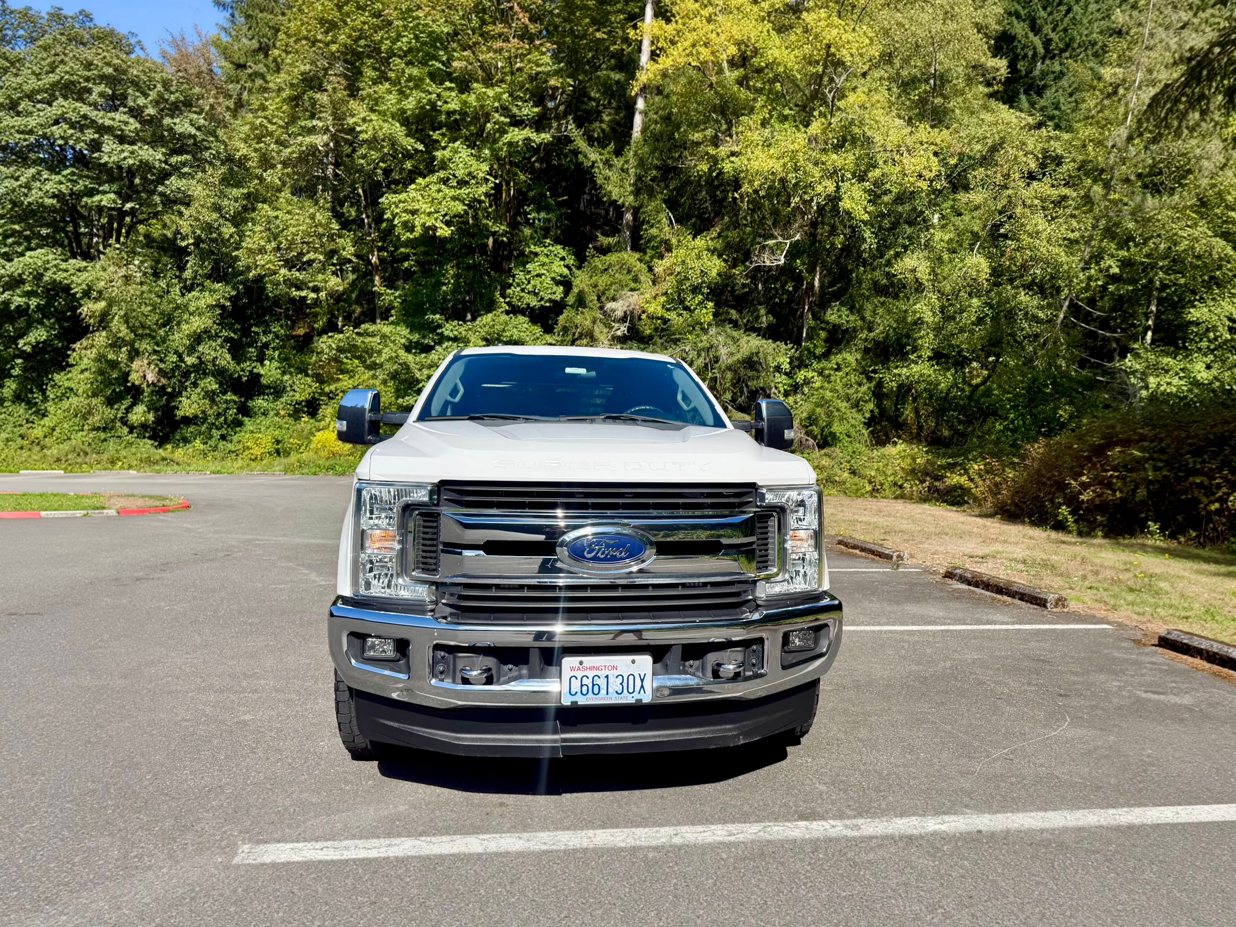Used 2018 Ford F250 XLT w/ XLT Premium Package AWD/4WD image 4
