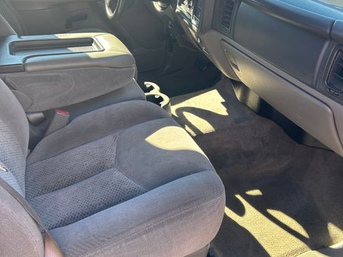 Used 2006 Chevrolet Tahoe LS w/ Smart Select Package image 5