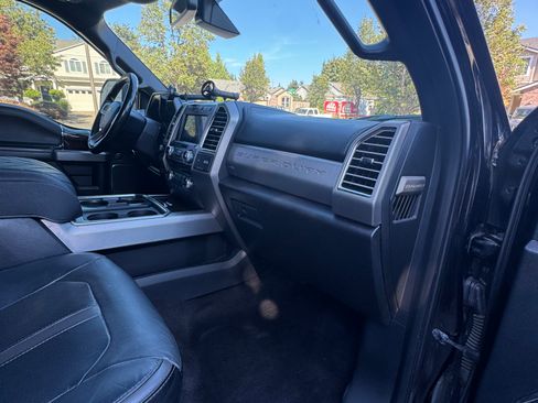 Used 2017 Ford F450 Platinum w/ Platinum Ultimate Package AWD/4WD image 15