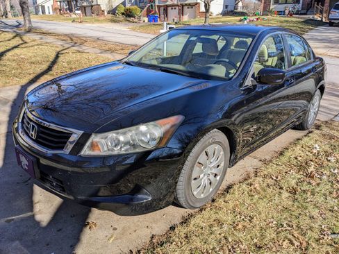 Used 2010 Honda Accord LX image 1