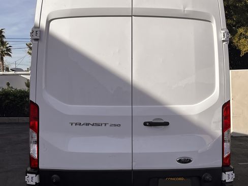 Used 2019 Ford Transit 250 148 High Roof image 14
