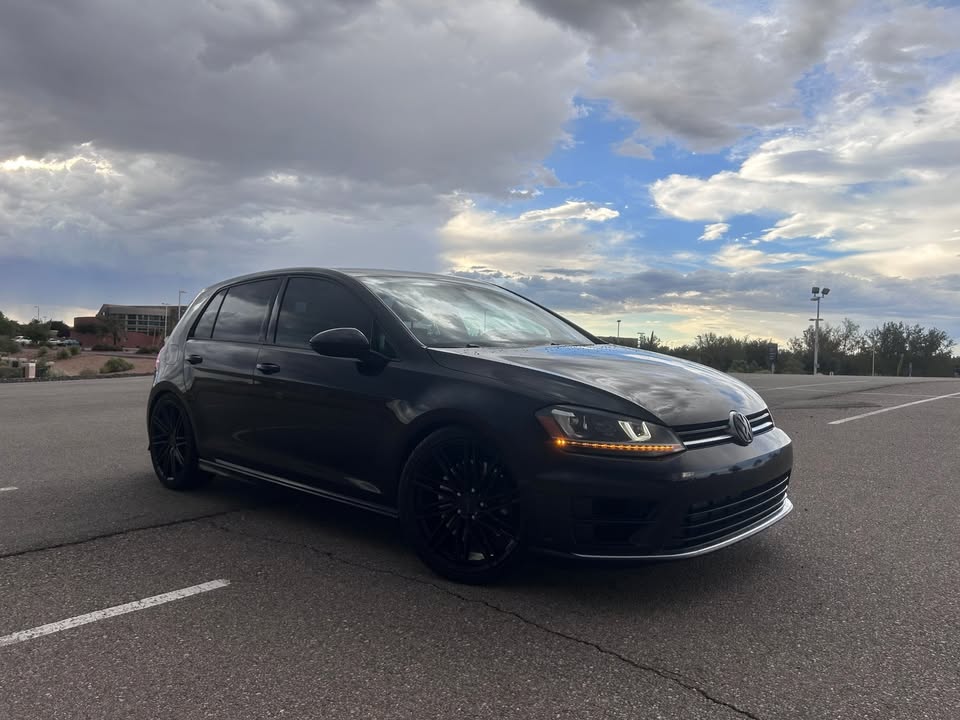 Used 2016 Volkswagen Golf 4-Door AWD/4WD image 2