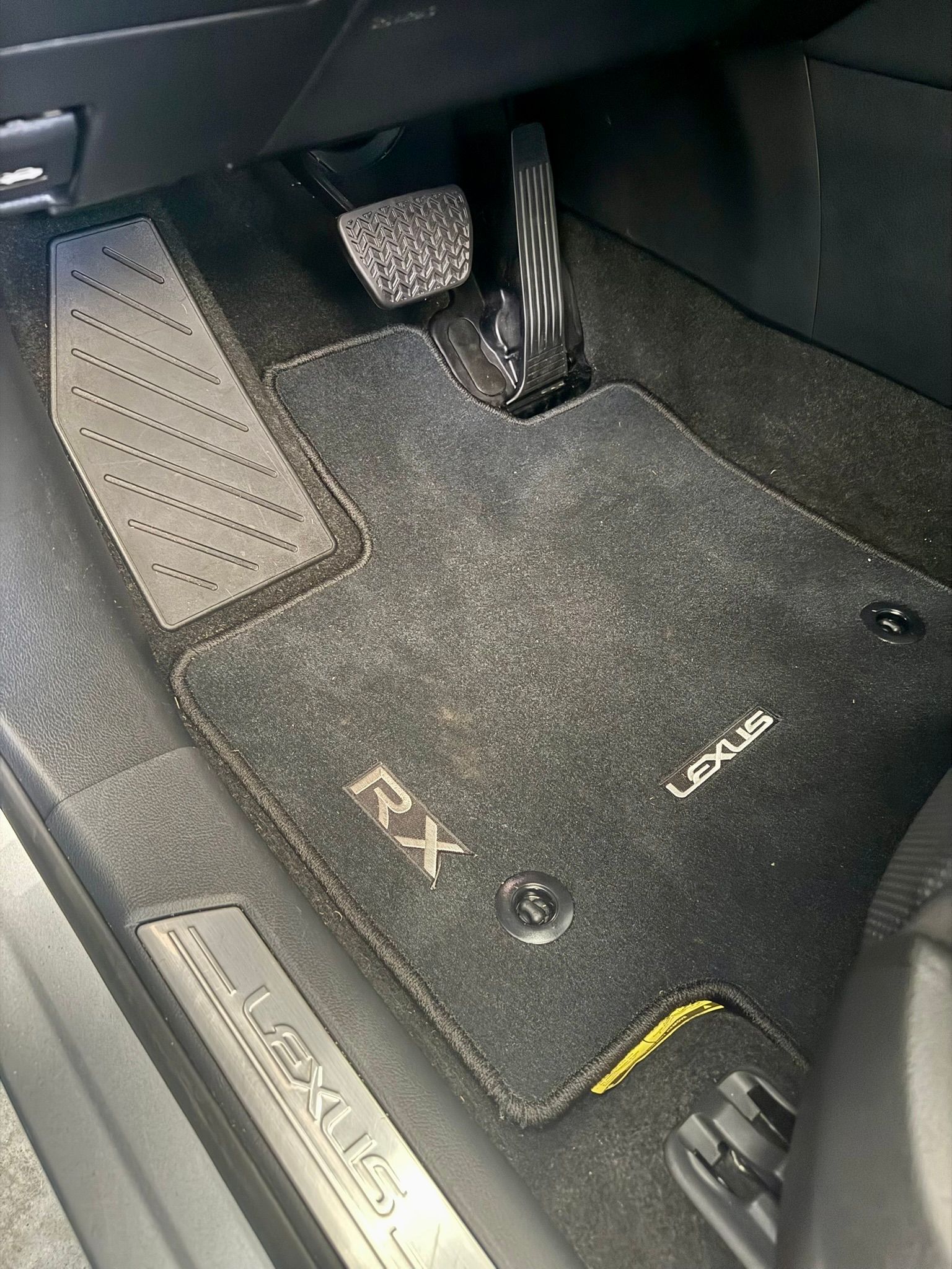 Used 2026 Lexus RX 450h AWD w/ Convenience Package image 19
