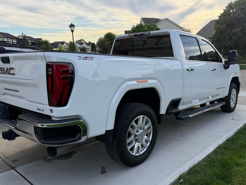 Used 2024 GMC Sierra 2500 SLT w/ SLT Premium Package AWD/4WD image 6