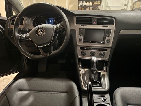 Used 2017 Volkswagen Golf Wolfsburg Edition FWD image 24