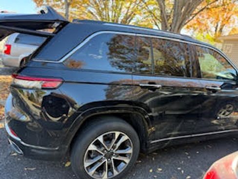 Used 2022 Jeep Grand Cherokee Overland w/ Luxury Tech Group IV image 13