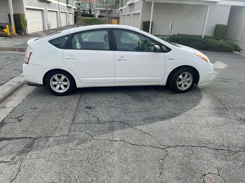Used 2009 Toyota Prius Hatchback 4D image 9