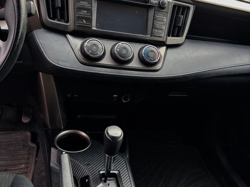 Used 2015 Toyota RAV4 LE image 11