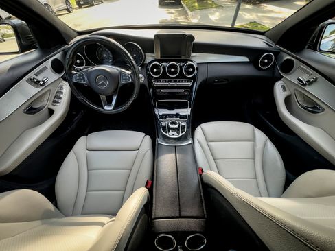 Used 2018 Mercedes-Benz C 300 Sedan image 6