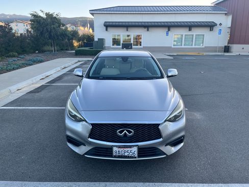 Used 2018 INFINITI QX30 image 8
