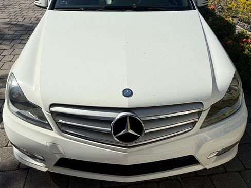Used 2013 Mercedes-Benz C 250 Sedan image 4