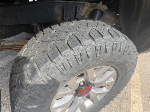 Used 2017 Toyota Tacoma SR w/ SR Convenience Package AWD/4WD image 16