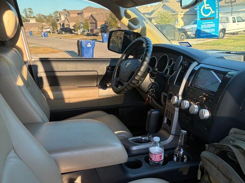 Used 2012 Toyota Tundra 4x4 CrewMax image 5