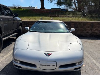 Used 1998 Chevrolet Corvette Coupe w/ Roof Pkg