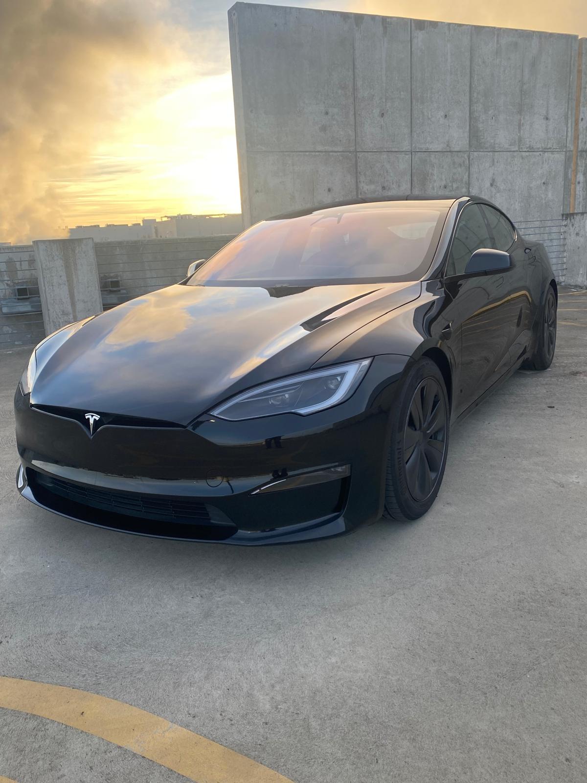 Used 2023 Tesla Model S Standard Range AWD/4WD image 1