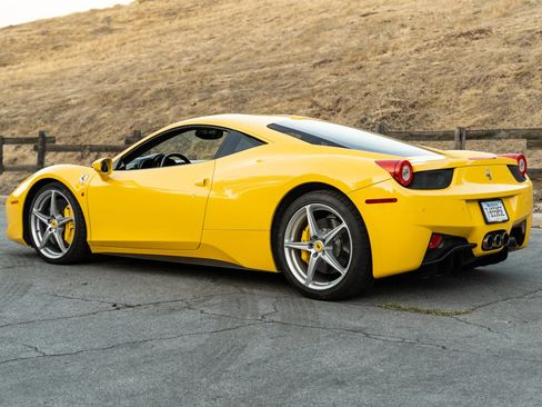 Used 2010 Ferrari 458 Italia Coupe image 5