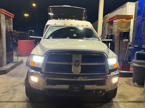 Used 2018 RAM 4500 Tradesman w/ Power & Remote Entry Group image 13