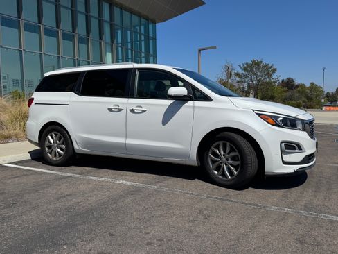 Used 2020 Kia Sedona EX FWD image 6