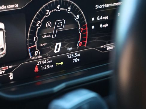 Used 2022 Lamborghini Urus AWD/4WD image 25