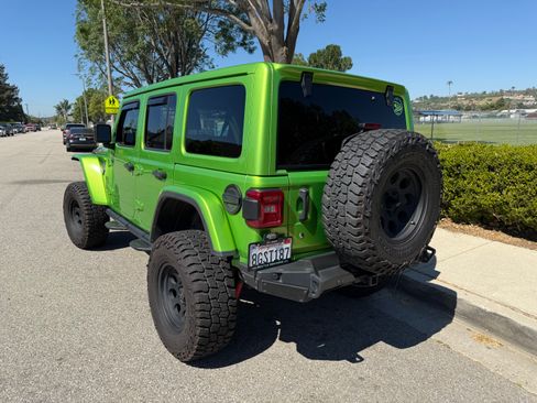 Used 2018 Jeep Wrangler Unlimited Rubicon image 4