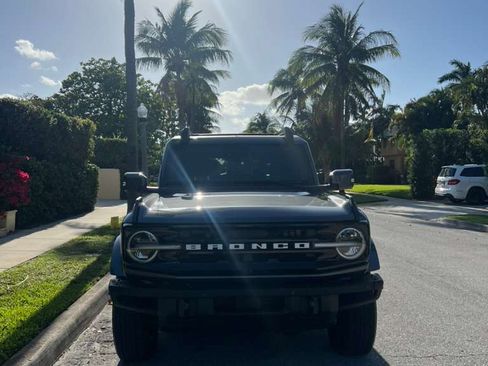 Used 2024 Ford Bronco Outer Banks image 2
