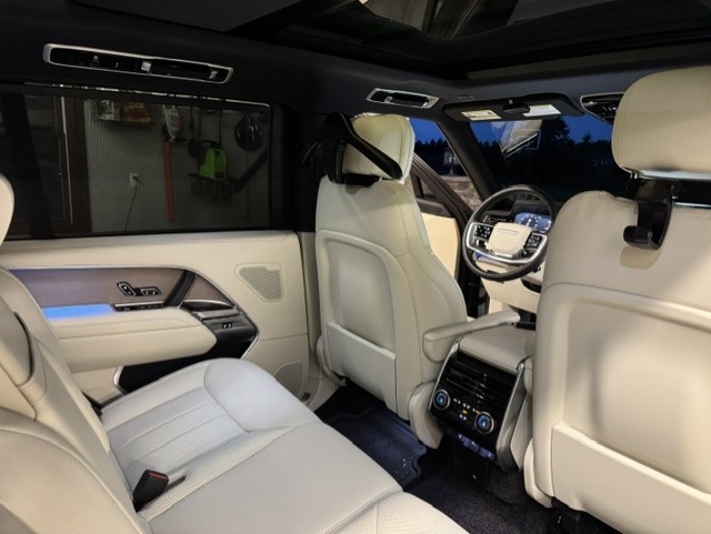 Used 2026 Land Rover Range Rover Long Wheelbase SE AWD/4WD image 13