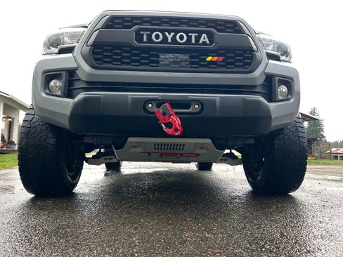 Used 2019 Toyota Tacoma TRD Off-Road w/ Technology Package image 4