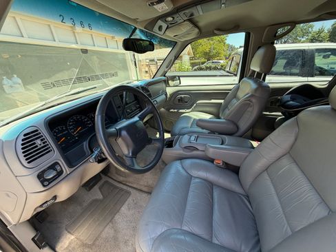 Used 1999 Chevrolet Tahoe Z71 w/ Comfort & Security Pkg AWD/4WD image 6