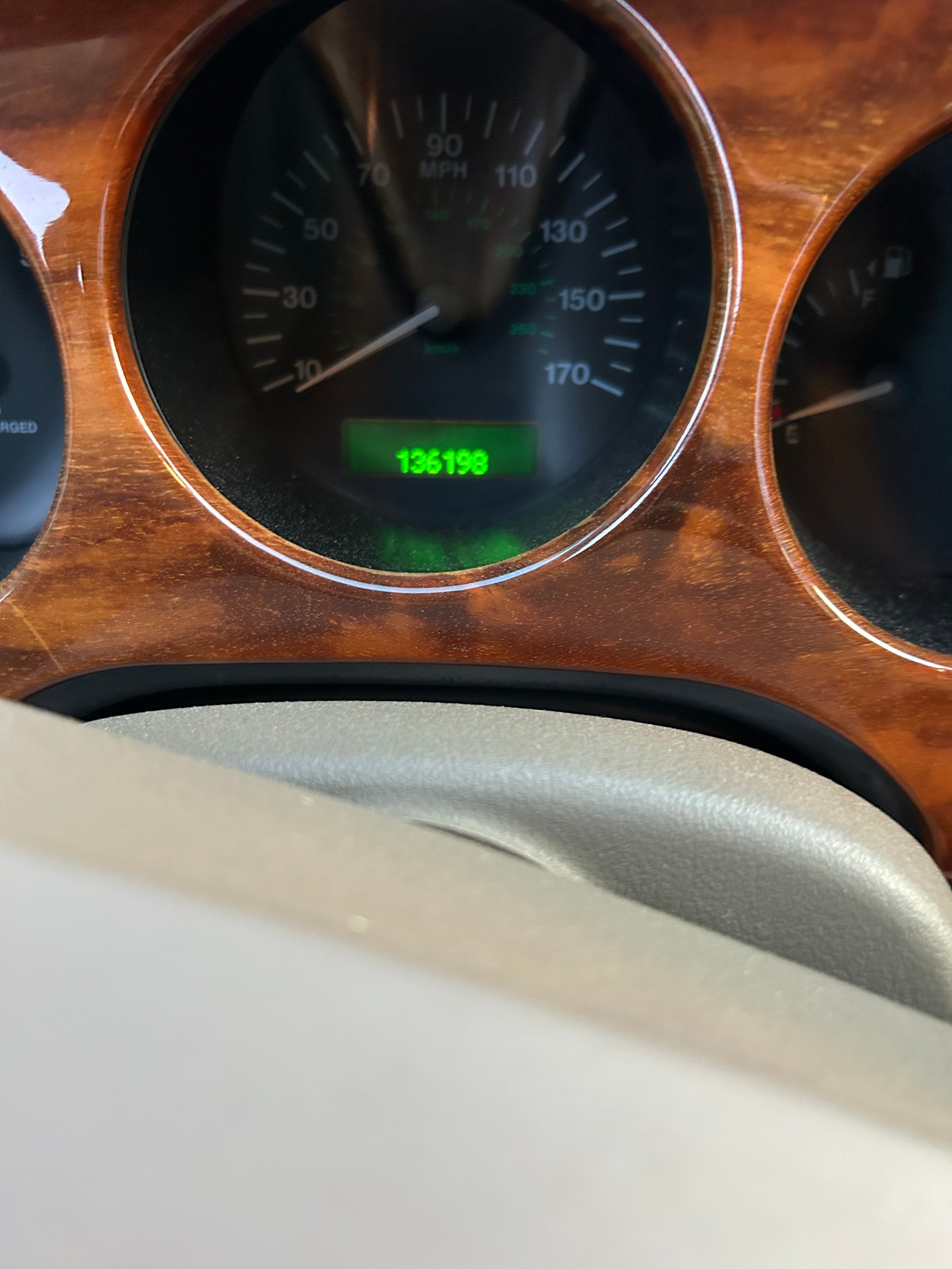 Used 2000 Jaguar XK8 Convertible RWD image 11