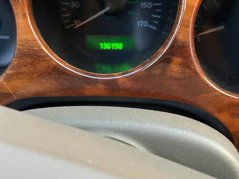 Used 2000 Jaguar XK8 Convertible RWD image 11