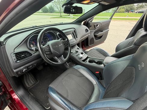 Used 2015 Chrysler 200 S w/ Comfort Group FWD image 15