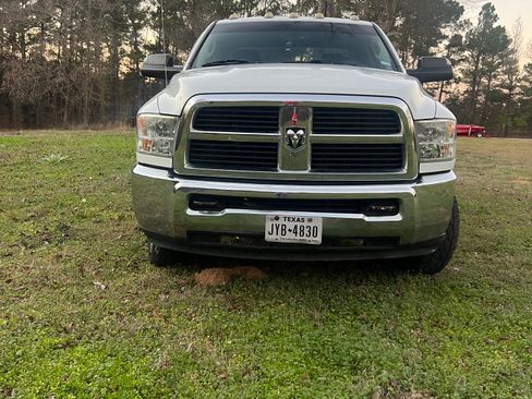 Used 2012 RAM 2500 ST w/ Chrome Appearance Group image 8