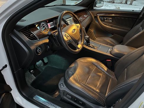Used 2014 Ford Taurus Limited image 10
